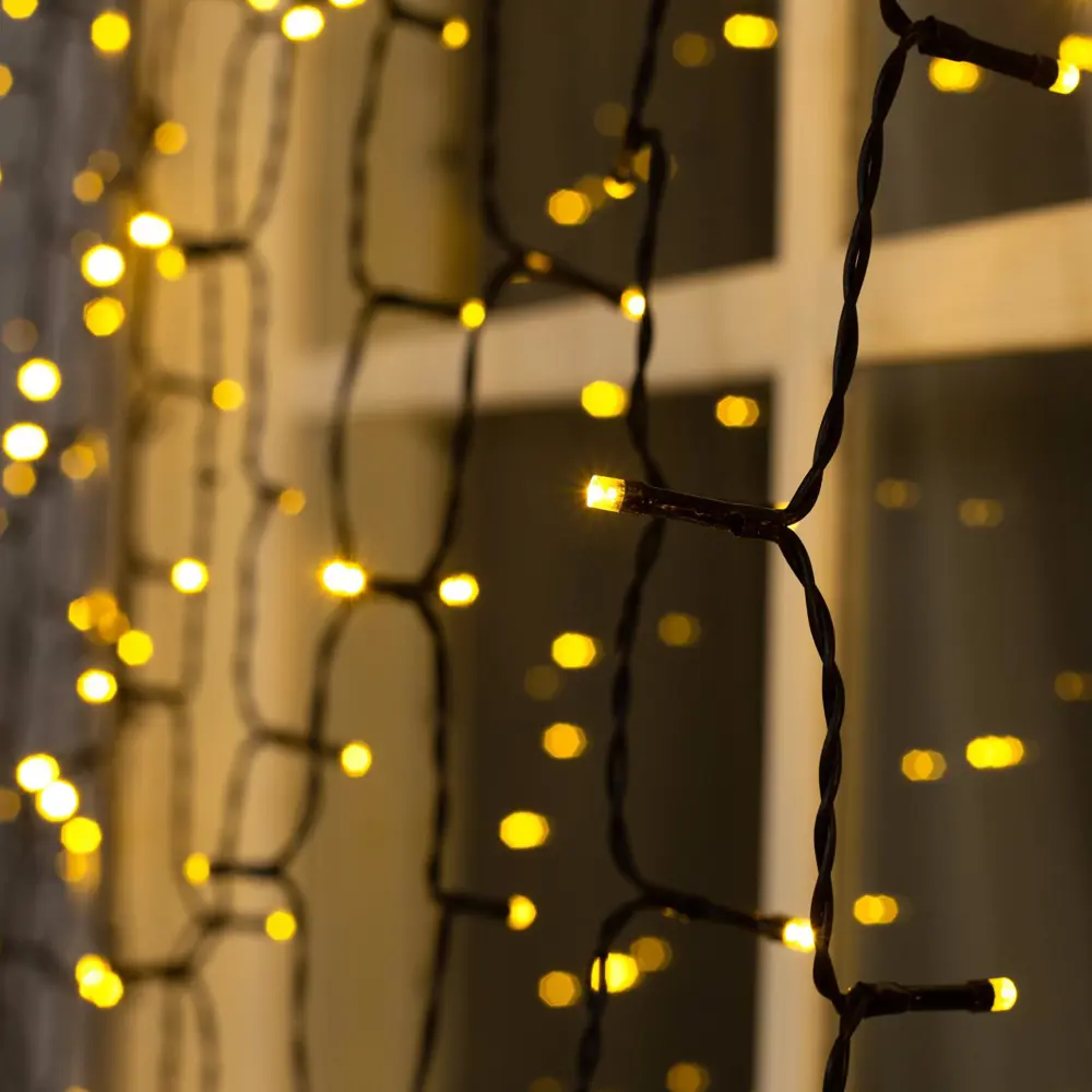 Фото 3 Электрогирлянда комнатная Luazon Lighting Занавес 2x3м 800 ламп Теплый белый свет 1 режим работы Фото 3 Электрогирлянда комнатная Luazon Lighting Занавес 2x3м 800 ламп Теплый белый свет 1 режим работы