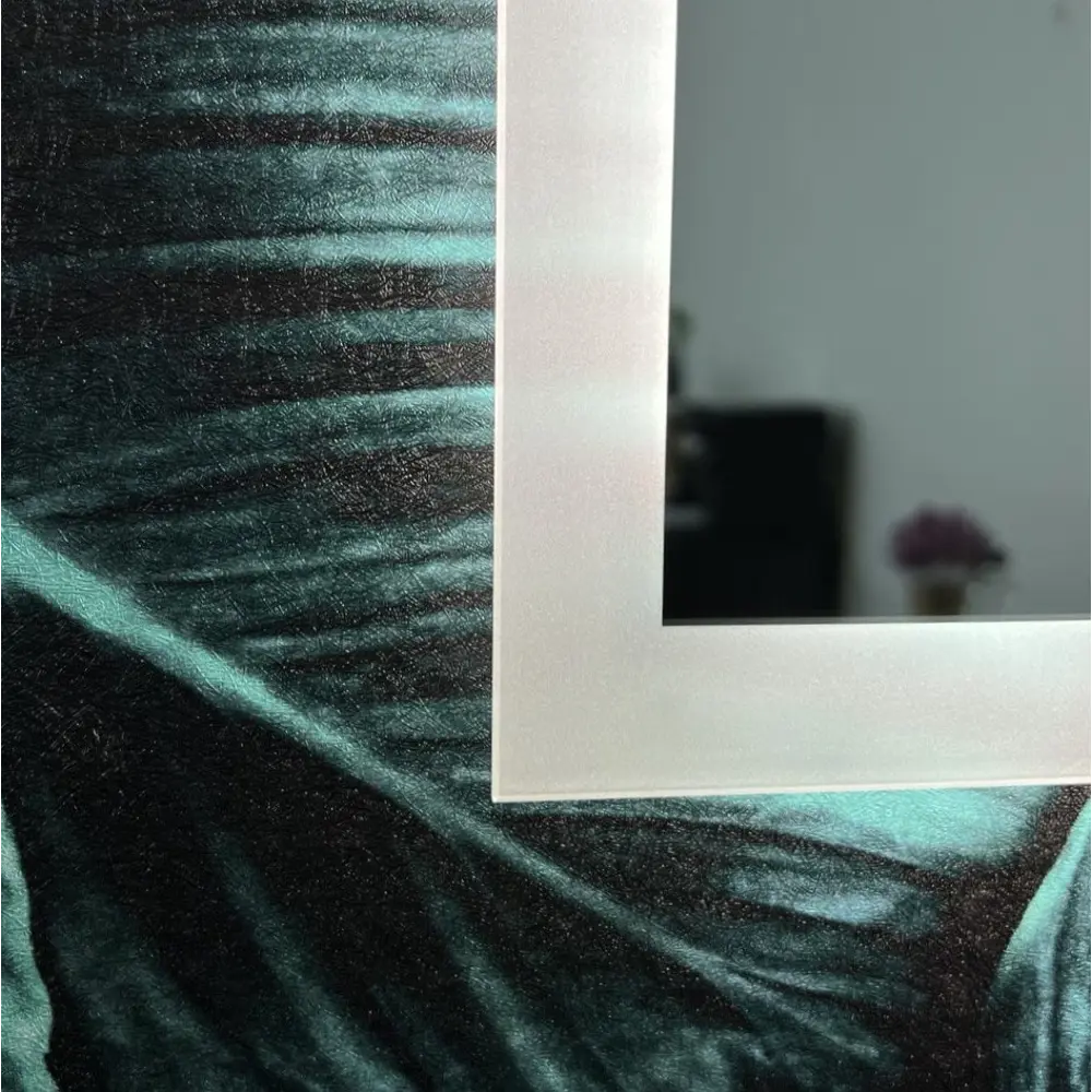Фото 2 Зеркало для ванной Alfa mirrors Niko lite 75 Niko-75VzVd-lite с подсветкой 70x50см