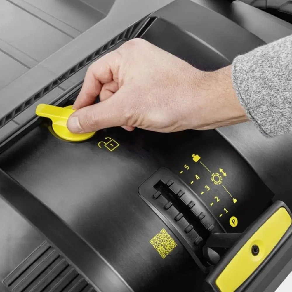 Фото 7 Подметальная машина Karcher Km 70/20 c 1.517-130.0 70 см Фото 7 Подметальная машина Karcher Km 70/20 c 1.517-130.0 70 см
