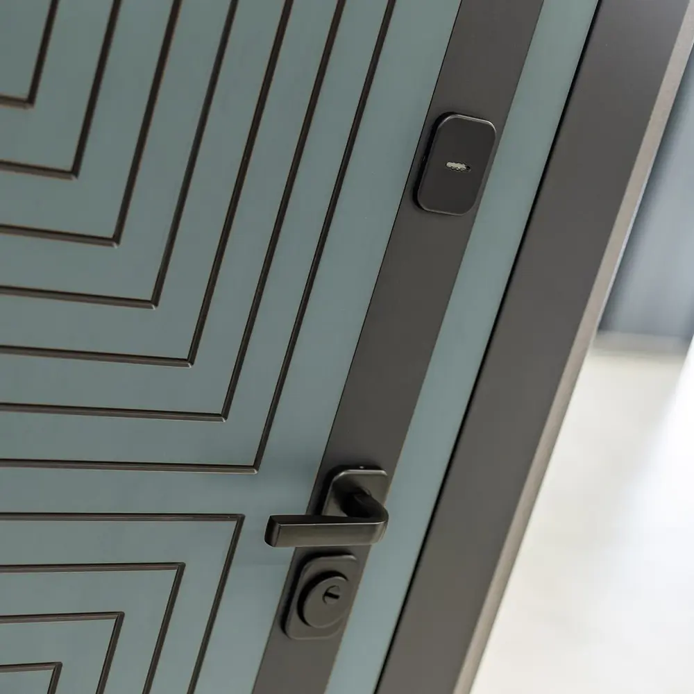 Фото 2 Входная дверь Labirintdoors Кредор левый 205x96см цвет серо-зеленый с патиной/белый софт рельеф с зеркалом П32 Фото 2 Входная дверь Labirintdoors Кредор левый 205x96см цвет серо-зеленый с патиной/белый софт рельеф с зеркалом П32