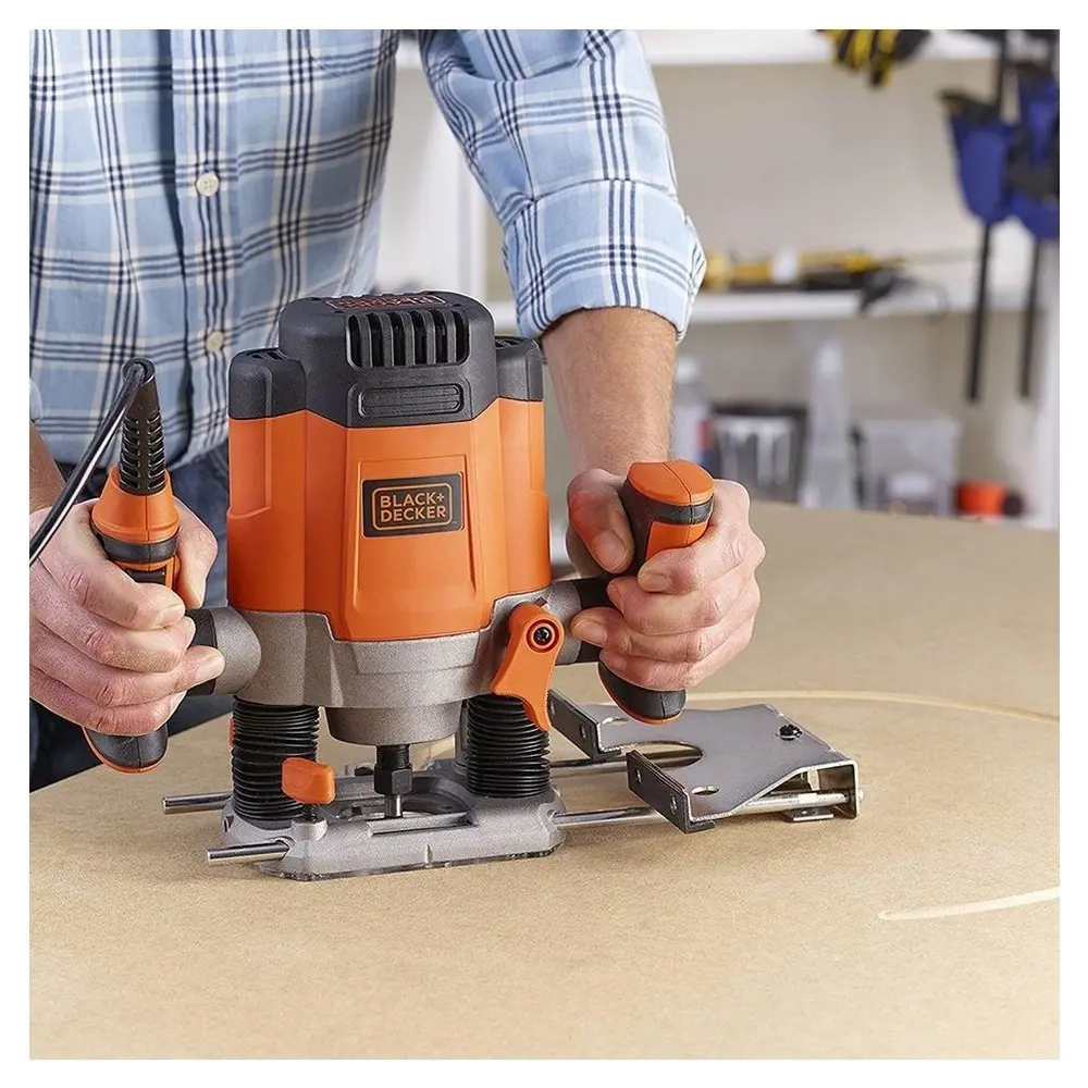 Фото 3 Фрезер сетевой универсальный Black+Decker KW1200EKA, 1200 Вт Фото 3 Фрезер сетевой универсальный Black+Decker KW1200EKA, 1200 Вт