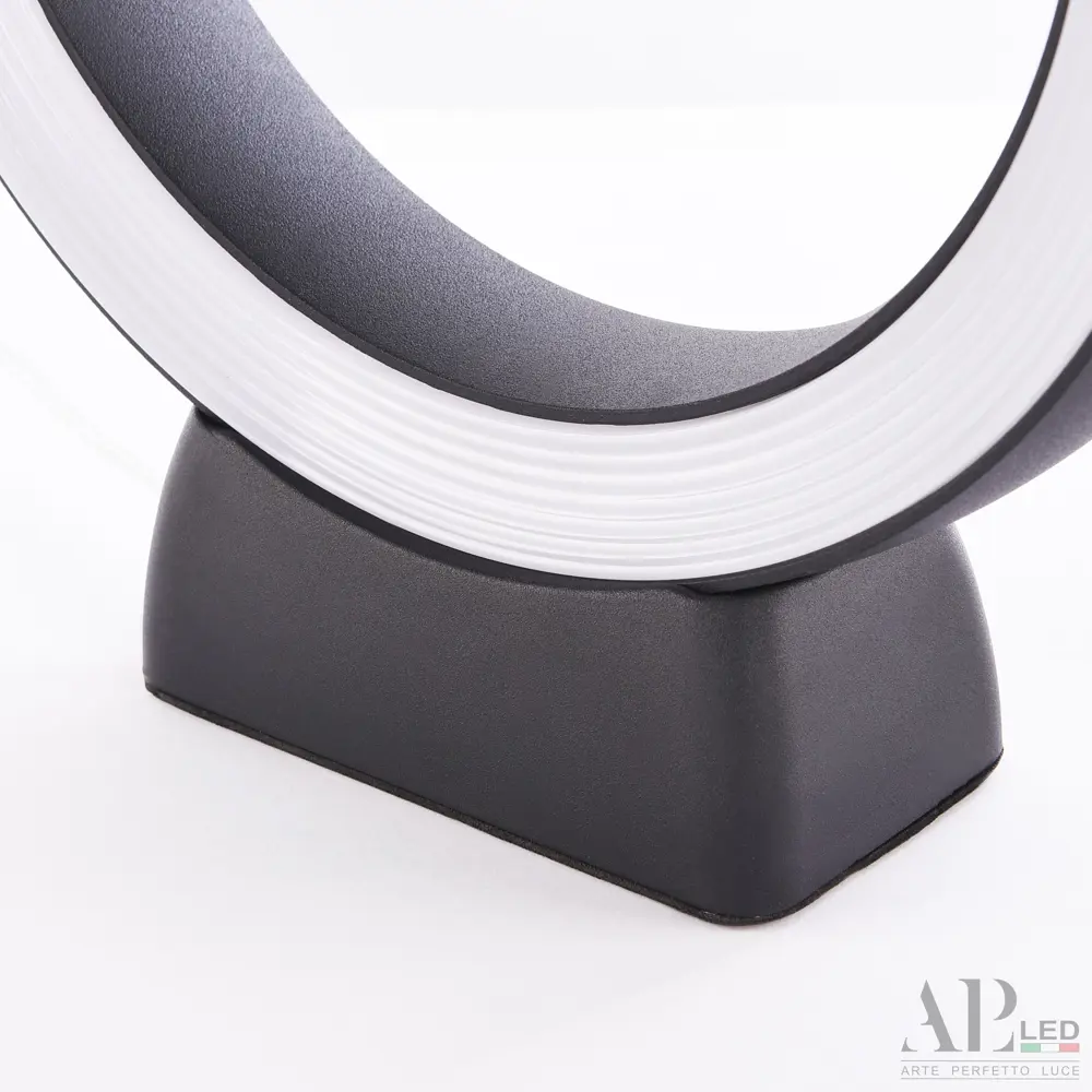 Фото 3 Настольная лампа светодиодная Arte Perfetto Luce 3304L.JP011-214.250.black.3k цвет черный Фото 3 Настольная лампа светодиодная Arte Perfetto Luce 3304L.JP011-214.250.black.3k цвет черный