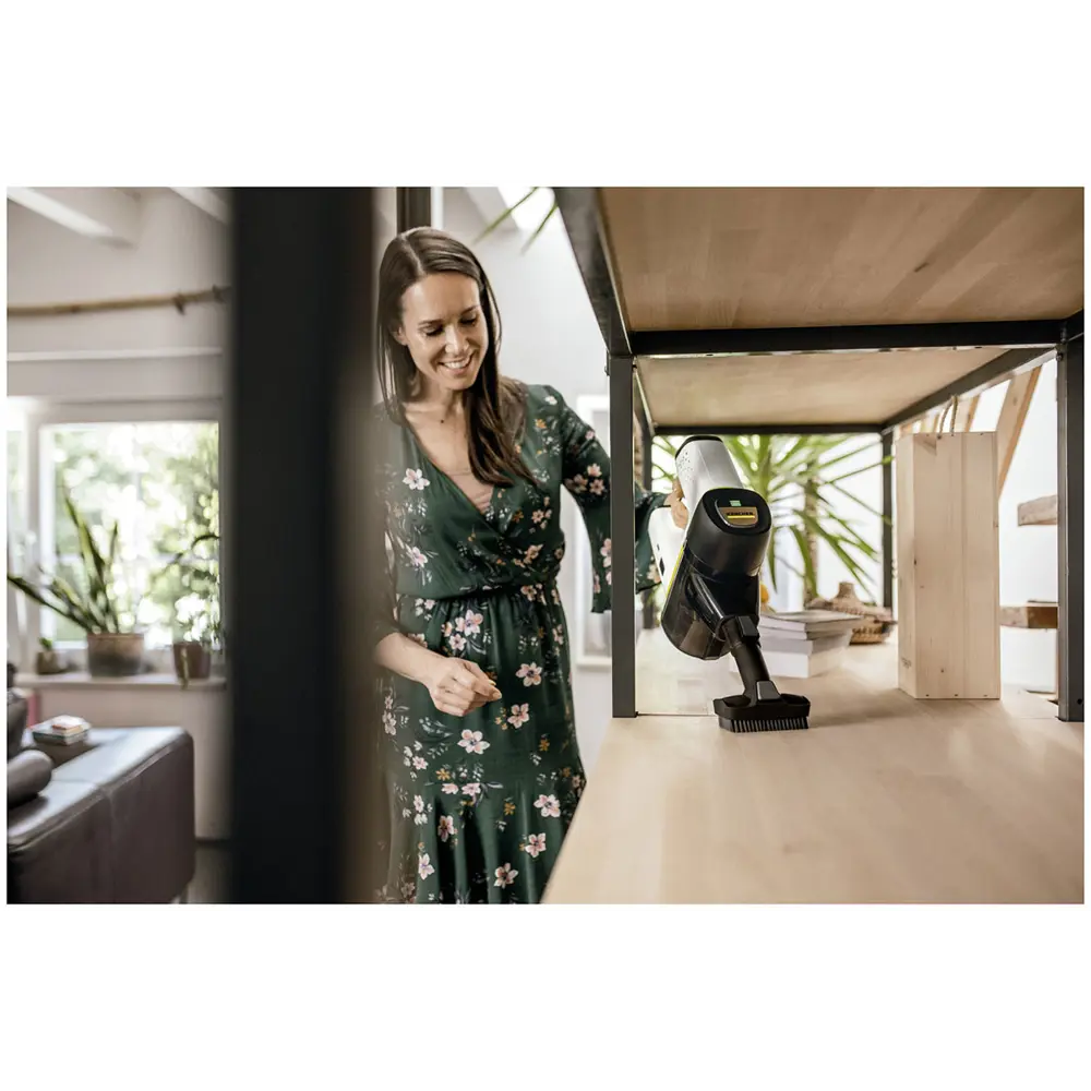 Фото 4 Пылесос вертикальный Karcher Vc 6 cordless ourfamily 1.198-670.0 0.8 л 250 Вт цвет белый черный Фото 4 Пылесос вертикальный Karcher Vc 6 cordless ourfamily 1.198-670.0 0.8 л 250 Вт цвет белый черный