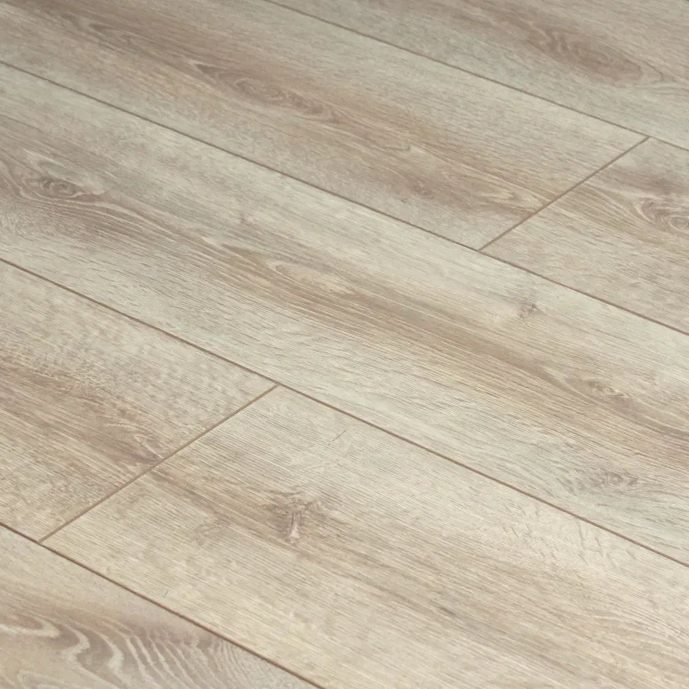 Фото 3 Ламинат WoodStyle Zoom 4V Дуб Билтмор 32 класс толщина 8 мм с фаской 2.22 м², цена за упаковку Фото 3 Ламинат WoodStyle Zoom 4V Дуб Билтмор 32 класс толщина 8 мм с фаской 2.22 м², цена за упаковку
