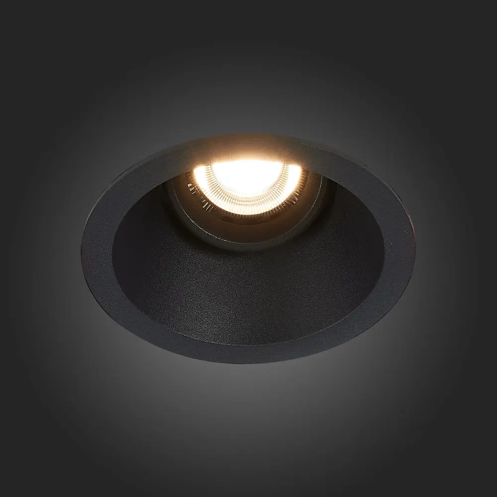 Фото 16 Светильник точечный встраиваемый ST LUCE ST207.408.01 GROSI под отверстие 100 мм 2.5 м² цвет черный Фото 16 Светильник точечный встраиваемый ST LUCE ST207.408.01 GROSI под отверстие 100 мм 2.5 м² цвет черный