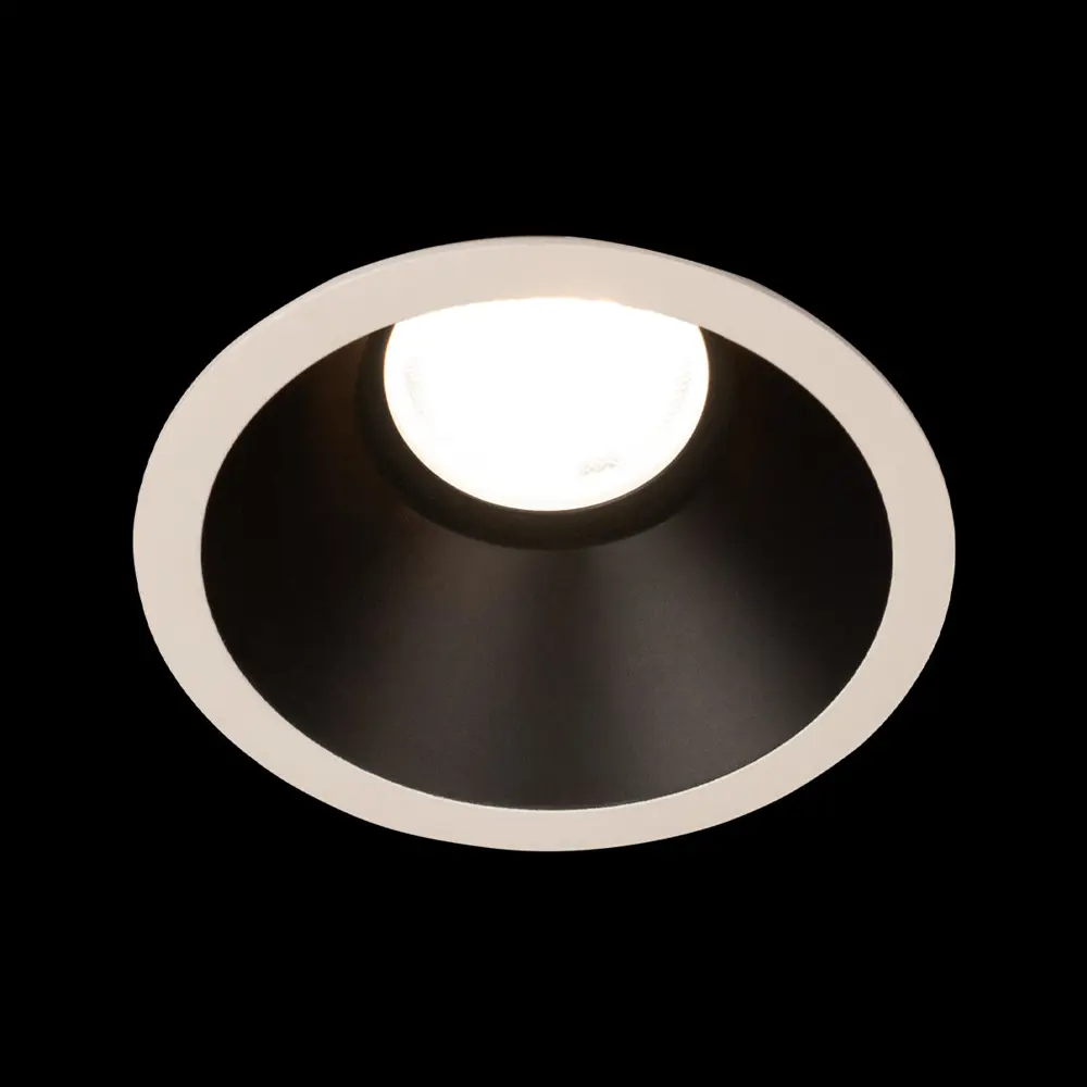 Фото 2 Светильник точечный встраиваемый светодиодный Loft It Comb 10330-f white black под отверстие 73 мм 12 Вт холодный белый (голубой) свет цвет белый Фото 2 Светильник точечный встраиваемый светодиодный Loft It Comb 10330-f white black под отверстие 73 мм 12 Вт холодный белый (голубой) свет цвет белый