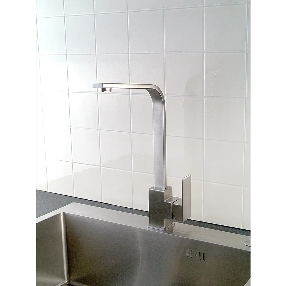 Фото Смеситель для кухни Potato P40304S 32.5 см поворотный излив цвет сатин