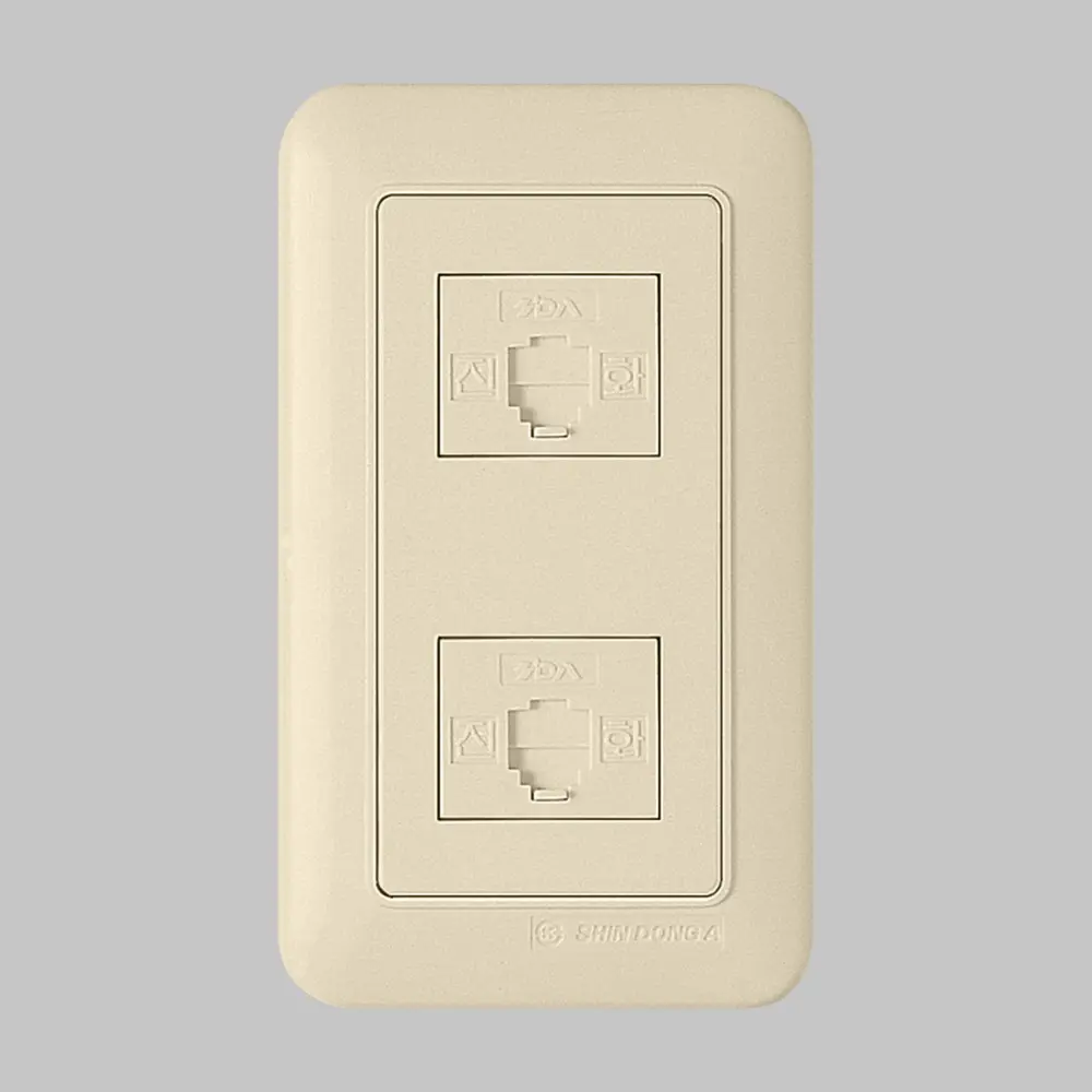 Фото Розетка телефонная двойная встраиваемая Shin dong-a es WST 1426_7262 с заземлением цвет слоновая кость Фото Розетка телефонная двойная встраиваемая Shin dong-a es WST 1426_7262 с заземлением цвет слоновая кость