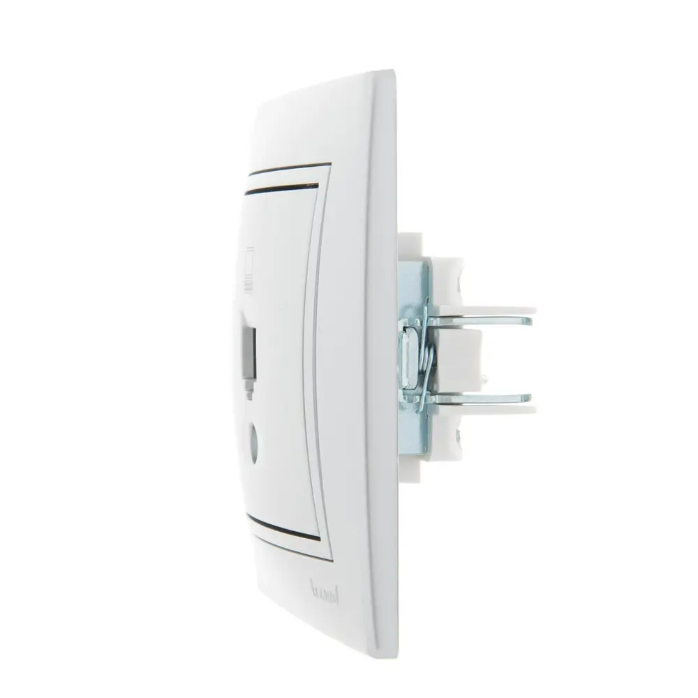Фото 2 Розетка RJ45 встраиваемая Lezard MIRA 701-0701-139, цвет ольха Фото 2 Розетка RJ45 встраиваемая Lezard MIRA 701-0701-139, цвет ольха