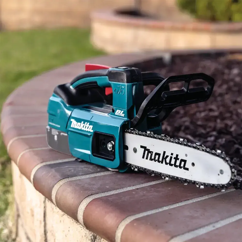Фото 3 Пила аккумуляторная бесщёточная Makita Duc204rt 18 В шина 20 см 1x5 Ач АКБ и ЗУ в комплекте Фото 3 Пила аккумуляторная бесщёточная Makita Duc204rt 18 В шина 20 см 1x5 Ач АКБ и ЗУ в комплекте
