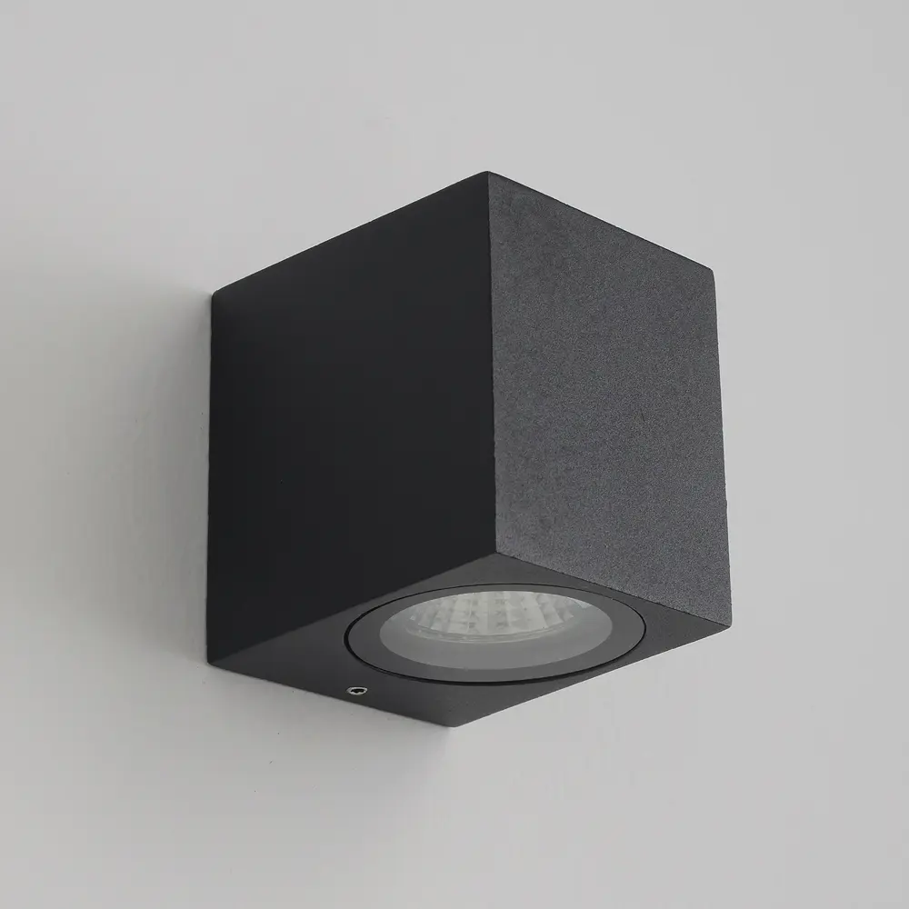 Фото 2 Настенный светильник светодиодный Crystal Lux Clt 528w1 bl 528 с пультом нейтральный белый свет цвет черный Фото 2 Настенный светильник светодиодный Crystal Lux Clt 528w1 bl 528 с пультом нейтральный белый свет цвет черный
