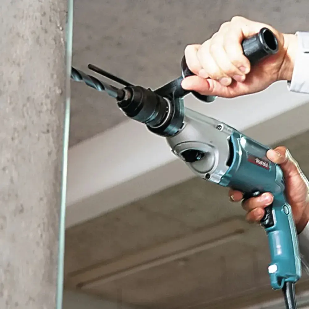 Фото 3 Дрель-шуруповерт сетевая ударная Makita HP2051F, 720 Вт Фото 3 Дрель-шуруповерт сетевая ударная Makita HP2051F, 720 Вт