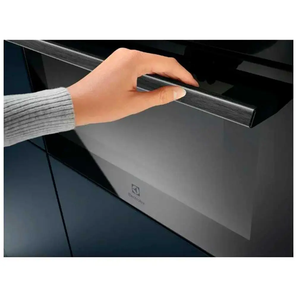 Фото 5 Встраиваемая микроволновая печь Electrolux 699550 EVM8E08Z 42 л 59.5x45.5x56.7 см цвет черный