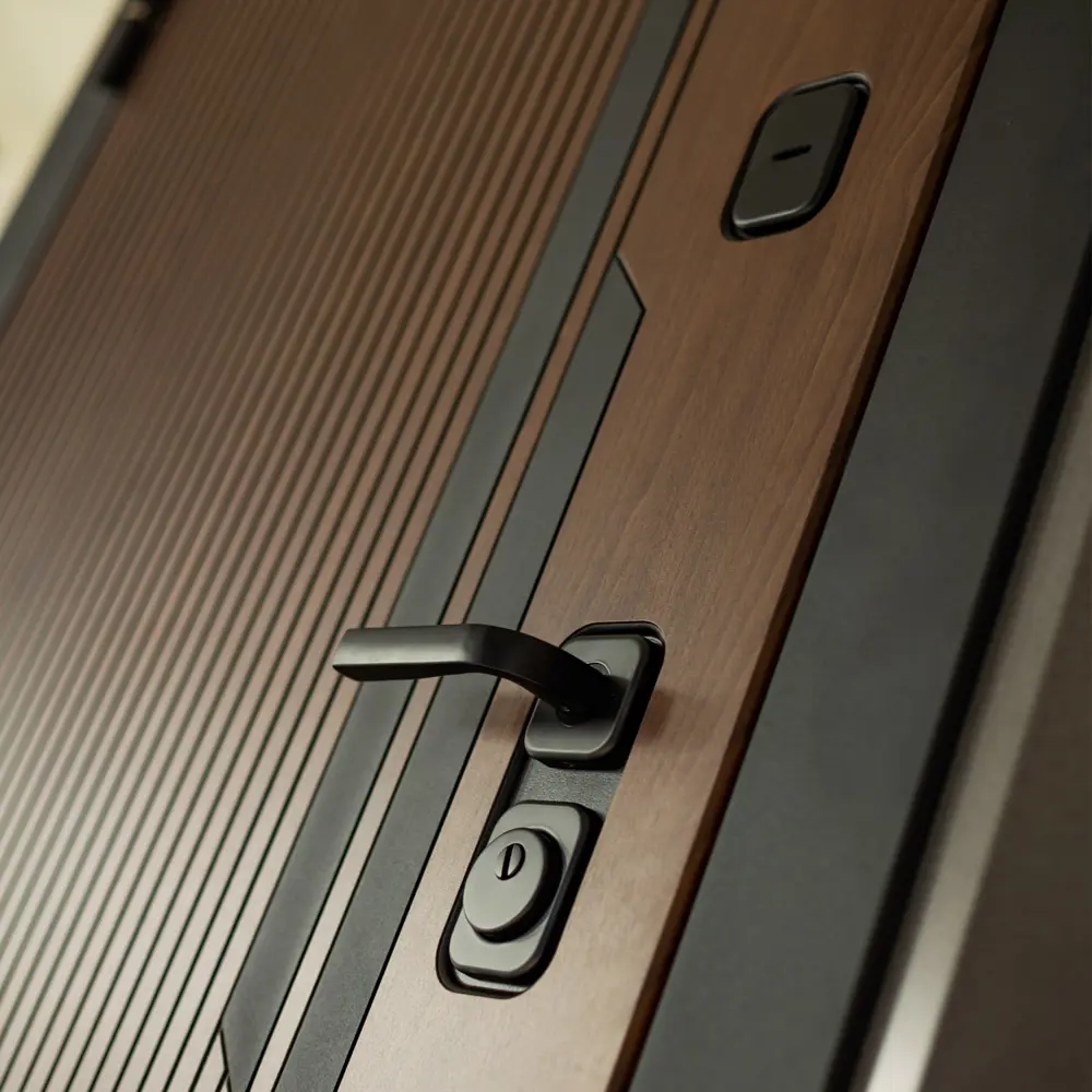 Фото 2 Входная дверь Лабиринт Кармина левый 205x96см цвет орех американский с патиной/белый софт с панелью П24 Фото 2 Входная дверь Лабиринт Кармина левый 205x96см цвет орех американский с патиной/белый софт с панелью П24