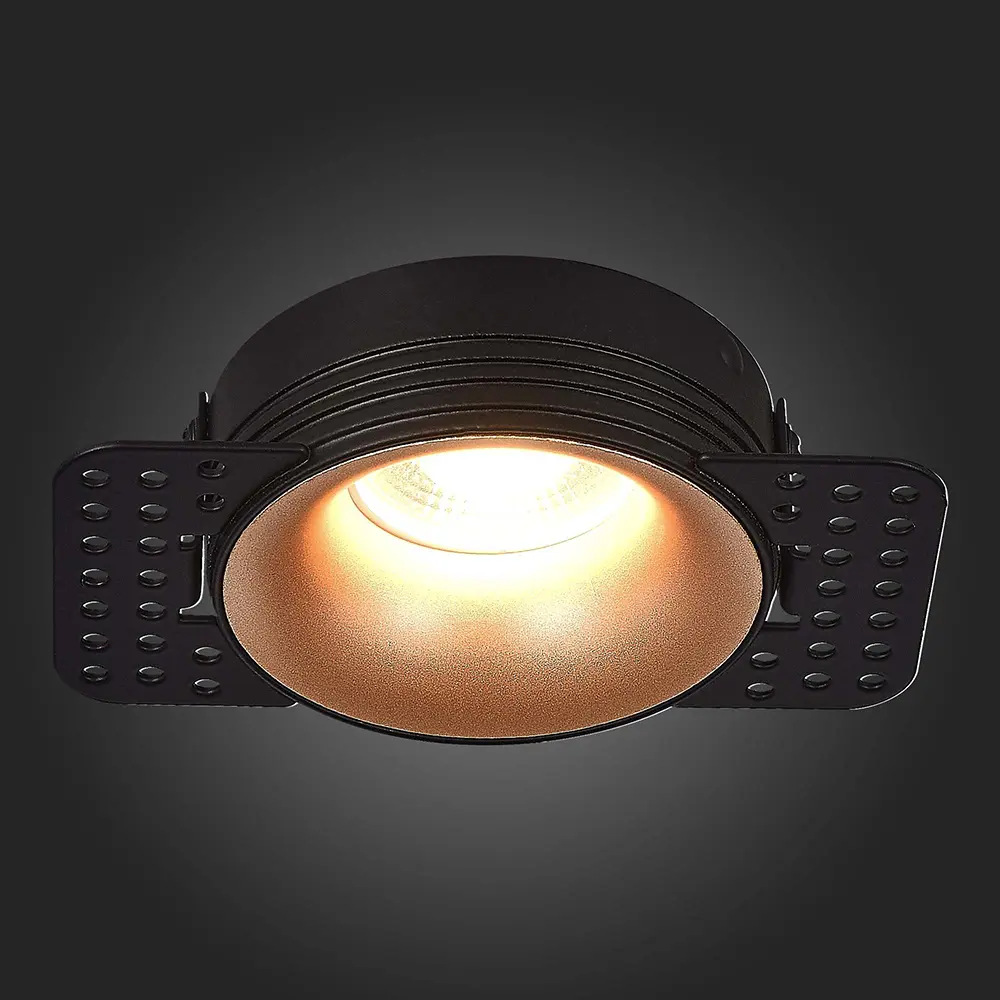 Фото 3 Светильник точечный светодиодный встраиваемый ST LUCE ST218.428.01 под отверстие 50 мм 3 м² теплый белый свет цвет черный/золото Фото 3 Светильник точечный светодиодный встраиваемый ST LUCE ST218.428.01 под отверстие 50 мм 3 м² теплый белый свет цвет черный/золото