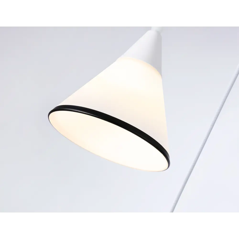 Фото 12 Светильник подвесной светодиодная Ambrella light Tr3167 8 м² нейтральный белый свет цвет белый Фото 12 Светильник подвесной светодиодная Ambrella light Tr3167 8 м² нейтральный белый свет цвет белый