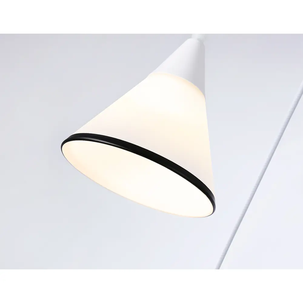 Фото 11 Светильник подвесной светодиодная Ambrella light Tr3167 8 м² нейтральный белый свет цвет белый Фото 11 Светильник подвесной светодиодная Ambrella light Tr3167 8 м² нейтральный белый свет цвет белый