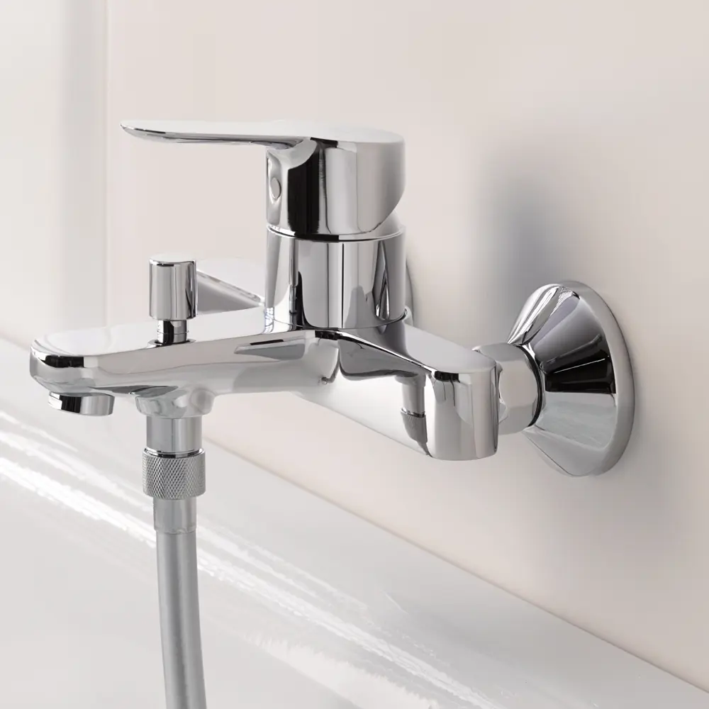 Фото 3 Однорычажный смеситель для ванны Grohe BauCosmopolitan хром 23334000 Фото 3 Однорычажный смеситель для ванны Grohe BauCosmopolitan хром 23334000