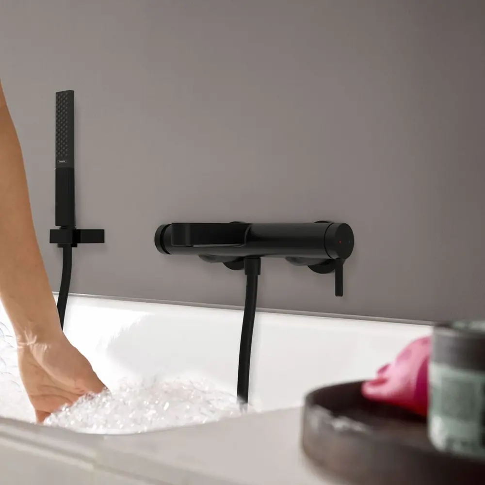 Фото 7 Смеситель для ванны Hansgrohe 76420670 однорычажный цвет черный матовый Фото 7 Смеситель для ванны Hansgrohe 76420670 однорычажный цвет черный матовый