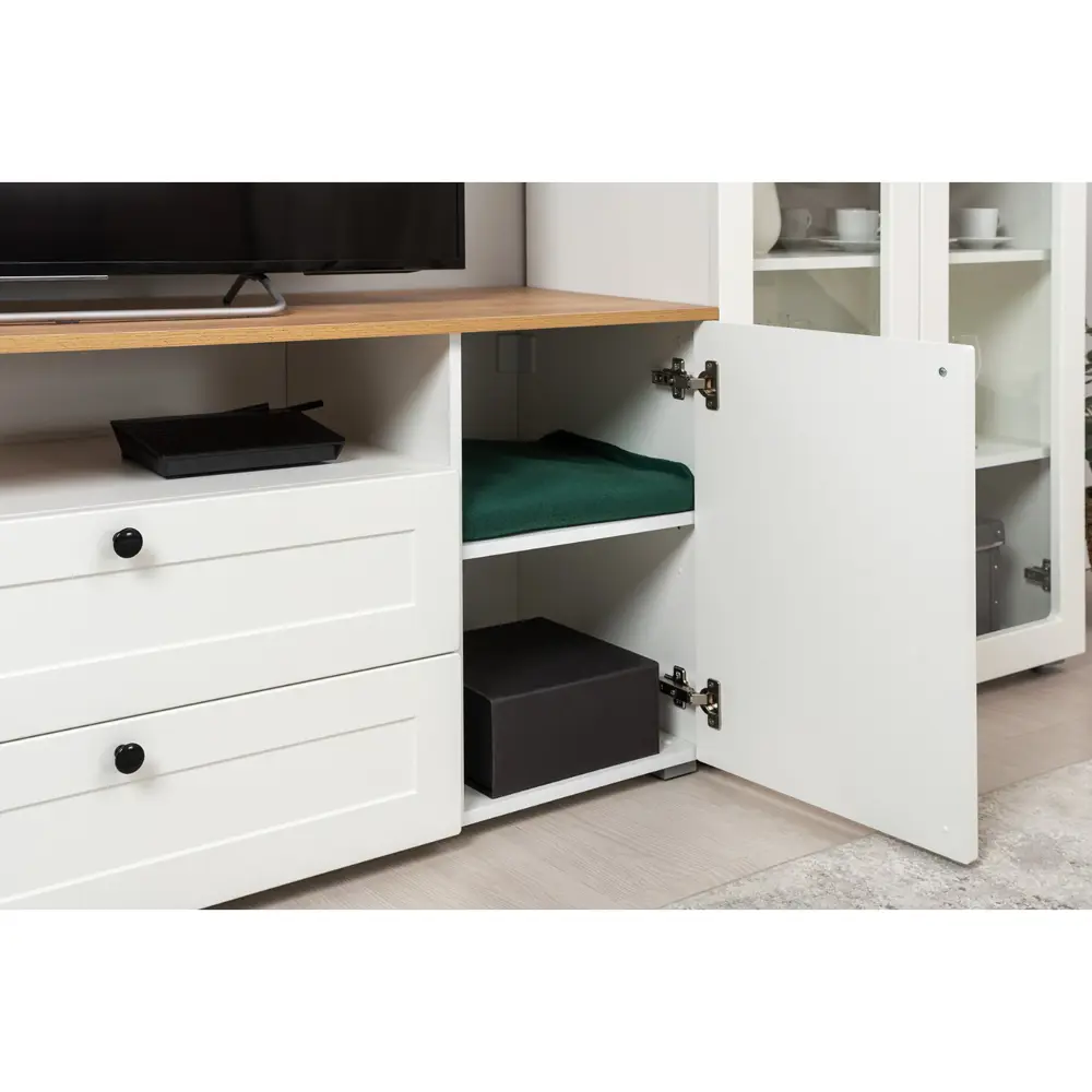 Фото 2 Тумба под телевизор Нк-мебель 10686373 169x60.8x41.9 см ЛДСП цвет белый /дуб золотой Фото 2 Тумба под телевизор Нк-мебель 10686373 169x60.8x41.9 см ЛДСП цвет белый /дуб золотой