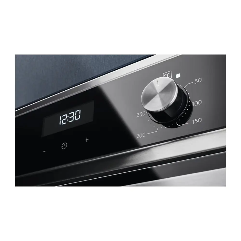 Фото 3 Встраиваемый духовой шкаф Electrolux Oef5C50X 59.40x59x56 см цвет черный Фото 3 Встраиваемый духовой шкаф Electrolux Oef5C50X 59.40x59x56 см цвет черный