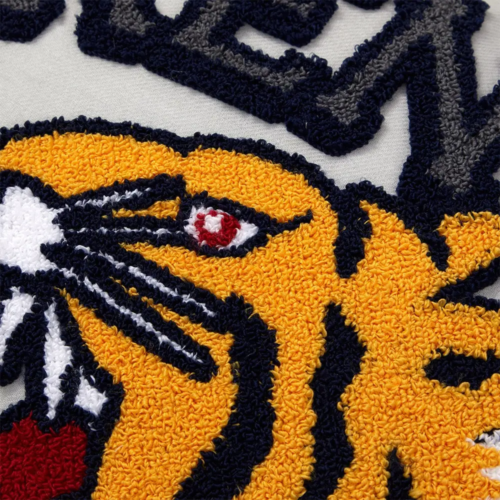 Фото 3 Декоративная подушка Kenzo Varsity Tiger 33325 45x45 см Фото 3 Декоративная подушка Kenzo Varsity Tiger 33325 45x45 см