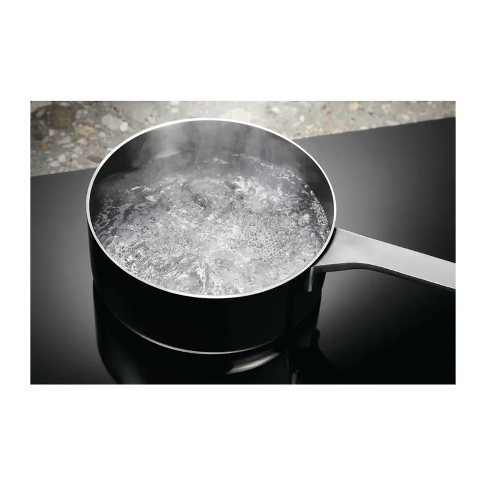 Фото 6 Электрическая варочная панель Electrolux EIT61443B 59 см 4 конфорки цвет черный 470659 Фото 6 Электрическая варочная панель Electrolux EIT61443B 59 см 4 конфорки цвет черный 470659