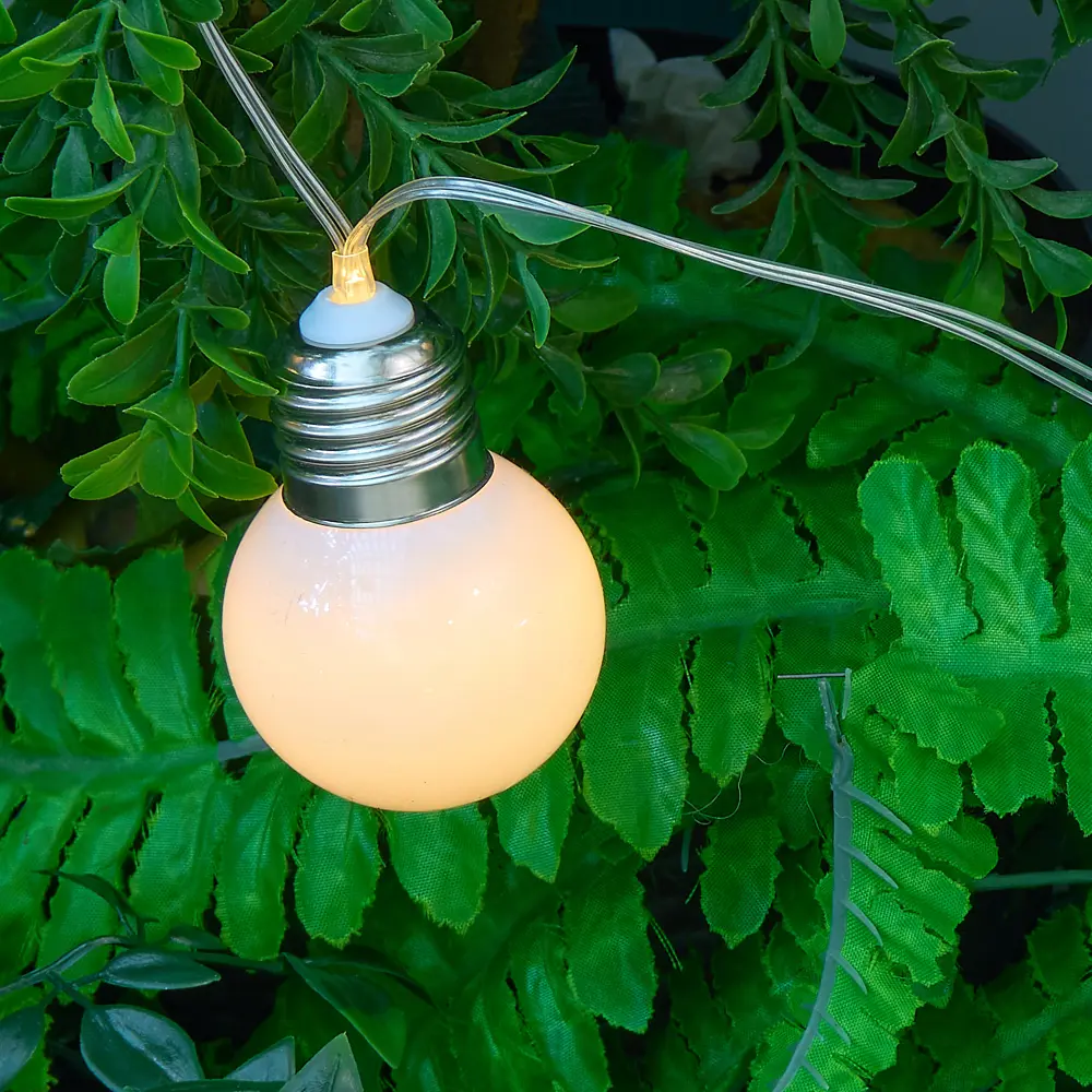 Фото 9 Гирлянда на солнечной батарее Uniel USL-S-126/PT1800 FROST BULBS Матовые лампочки 1.8 м цвет теплый белый Фото 9 Гирлянда на солнечной батарее Uniel USL-S-126/PT1800 FROST BULBS Матовые лампочки 1.8 м цвет теплый белый