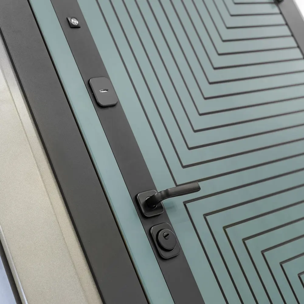 Фото 3 Входная дверь Labirintdoors Кредор П03 правый 205x88см цвет серо-зеленый с патиной/орех бренди Фото 3 Входная дверь Labirintdoors Кредор П03 правый 205x88см цвет серо-зеленый с патиной/орех бренди