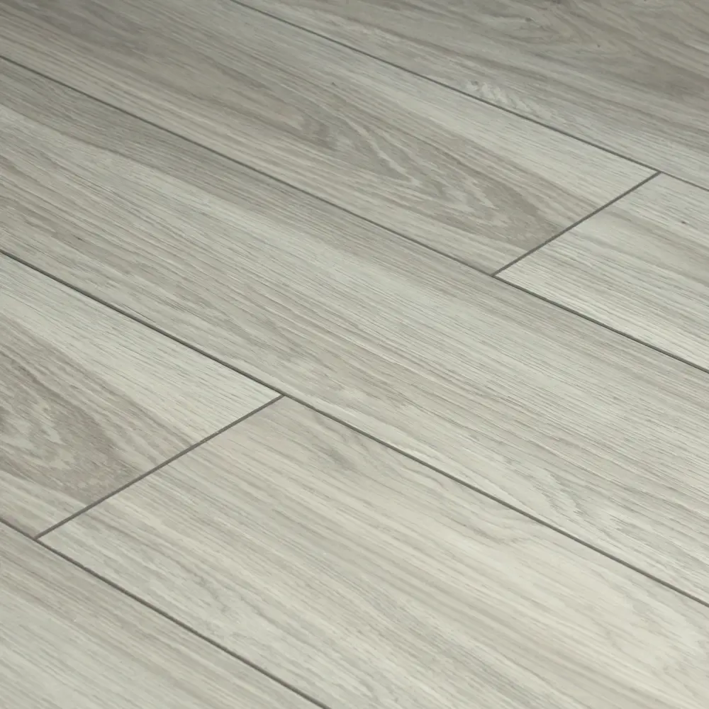 Фото 6 Ламинат WoodStyle Zoom 4V Дуб Кантонам 32 класс толщина 8 мм с фаской 2.22 м², цена за упаковку Фото 6 Ламинат WoodStyle Zoom 4V Дуб Кантонам 32 класс толщина 8 мм с фаской 2.22 м², цена за упаковку