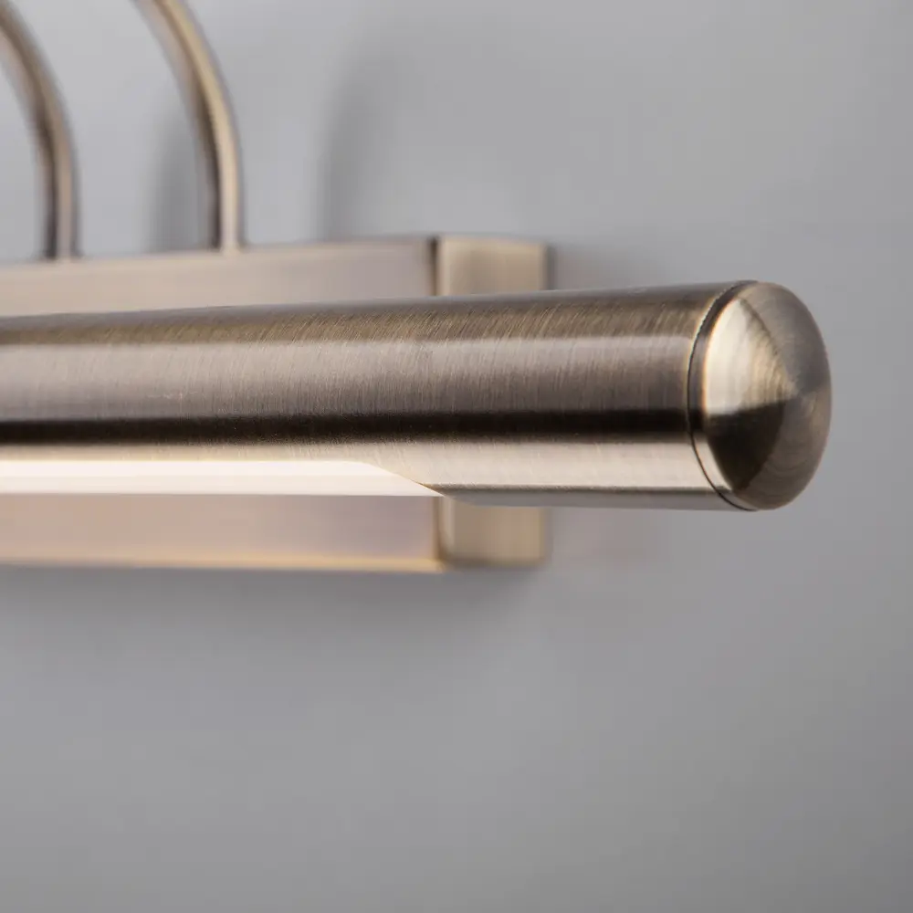 Фото 5 Подсветка для картин светодиодная Elektrostandard Mrl led 10w 1011 ip20 теплый белый (желтый) свет цвет бронза Фото 5 Подсветка для картин светодиодная Elektrostandard Mrl led 10w 1011 ip20 теплый белый (желтый) свет цвет бронза