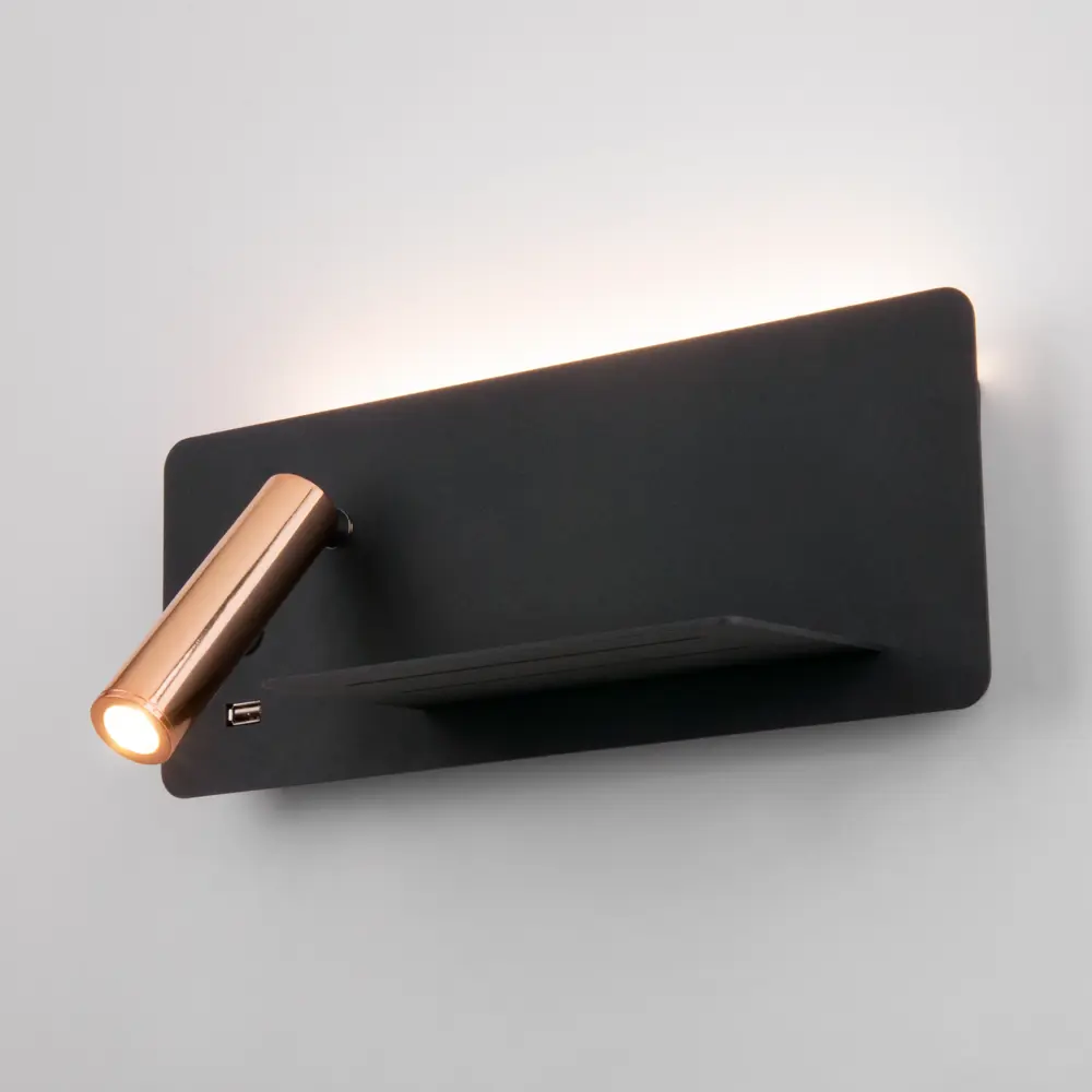 Фото 3 Настенный светодиодный светильник с USB Fant R LED (правый) MRL LED 1113 чёрный/золото Фото 3 Настенный светодиодный светильник с USB Fant R LED (правый) MRL LED 1113 чёрный/золото