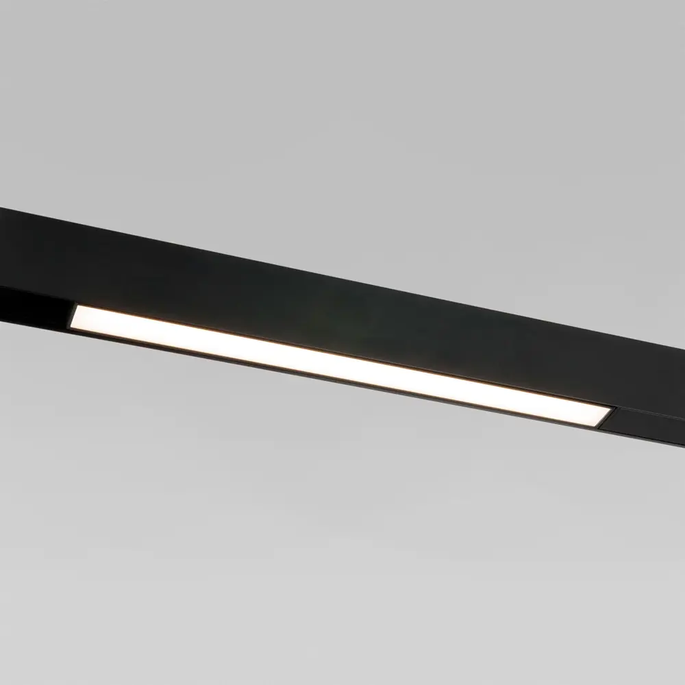 Фото 4 Трековый светильник Elektrostandard 85000/01 Slim Magnetic светодиодный 10 Вт цвет черный Фото 4 Трековый светильник Elektrostandard 85000/01 Slim Magnetic светодиодный 10 Вт цвет черный
