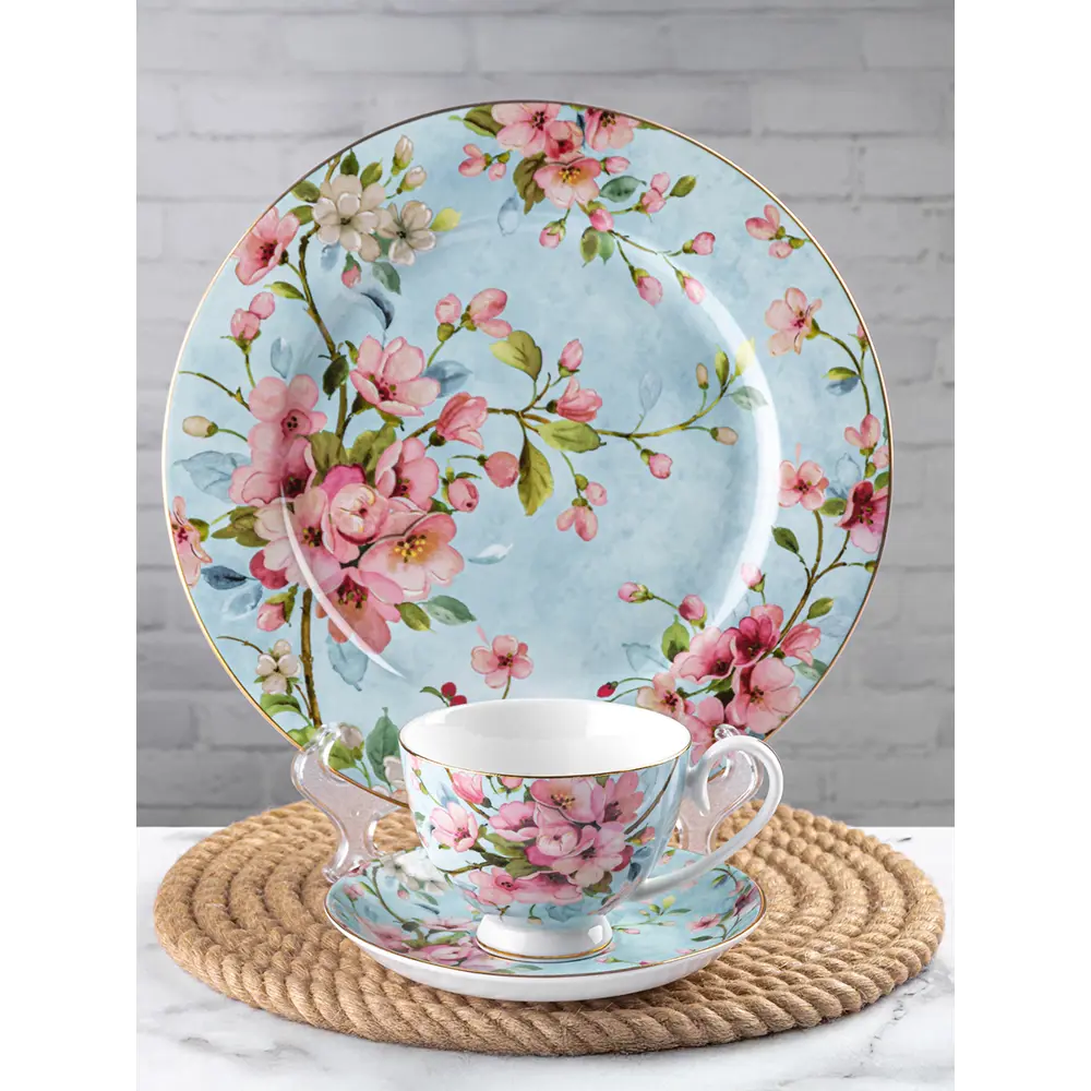 Фото 7 Набор тарелок для десертов Elan Gallery "Яблоневый цвет на голубом" New Bone China 19x19x2 см, 2 предмета Фото 7 Набор тарелок для десертов Elan Gallery "Яблоневый цвет на голубом" New Bone China 19x19x2 см, 2 предмета