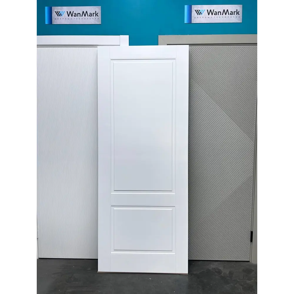 Фото 3 Комплект межкомнатной двери Wanmark Скай-2 глухая 190x60см эмаль цвет белый с коробом и наличниками
