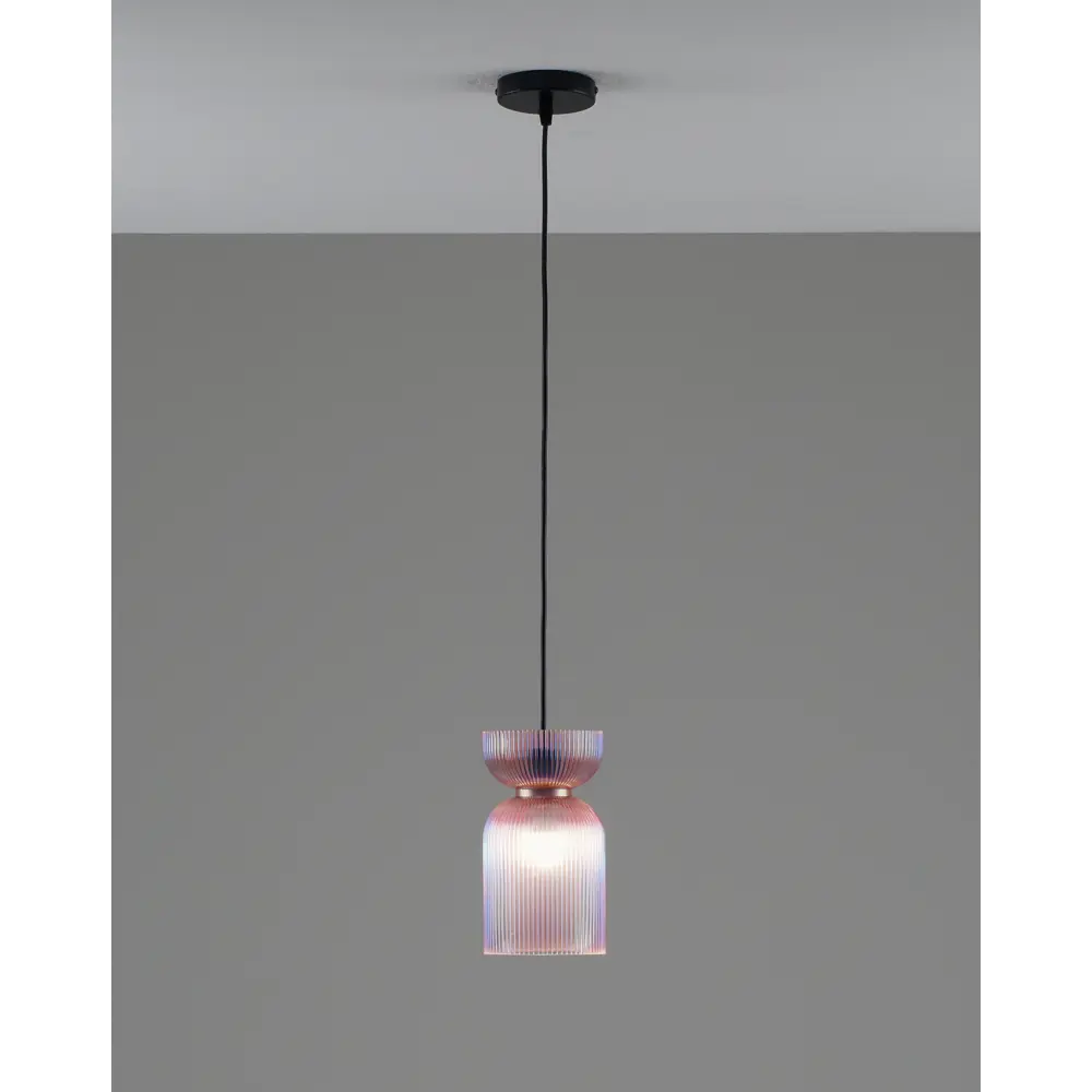 Фото 4 Светильник подвесной Moderli Roswell V11667-1p 1 лампа 6 м² цвет прозрачный/розовый/черный Фото 4 Светильник подвесной Moderli Roswell V11667-1p 1 лампа 6 м² цвет прозрачный/розовый/черный