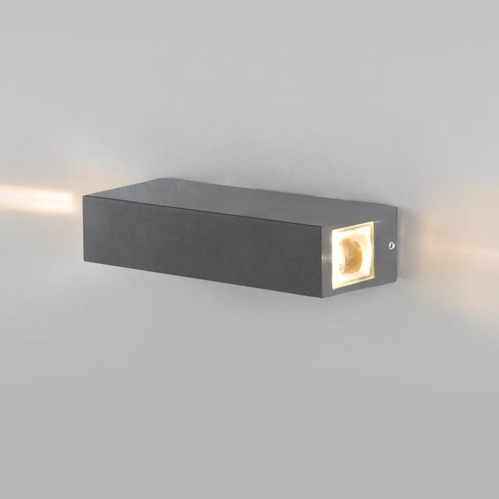 Фото 3 Светильник настенный светодиодный уличный Elektrostandard Blaze 35136/W IP54 цвет серый Фото 3 Светильник настенный светодиодный уличный Elektrostandard Blaze 35136/W IP54 цвет серый