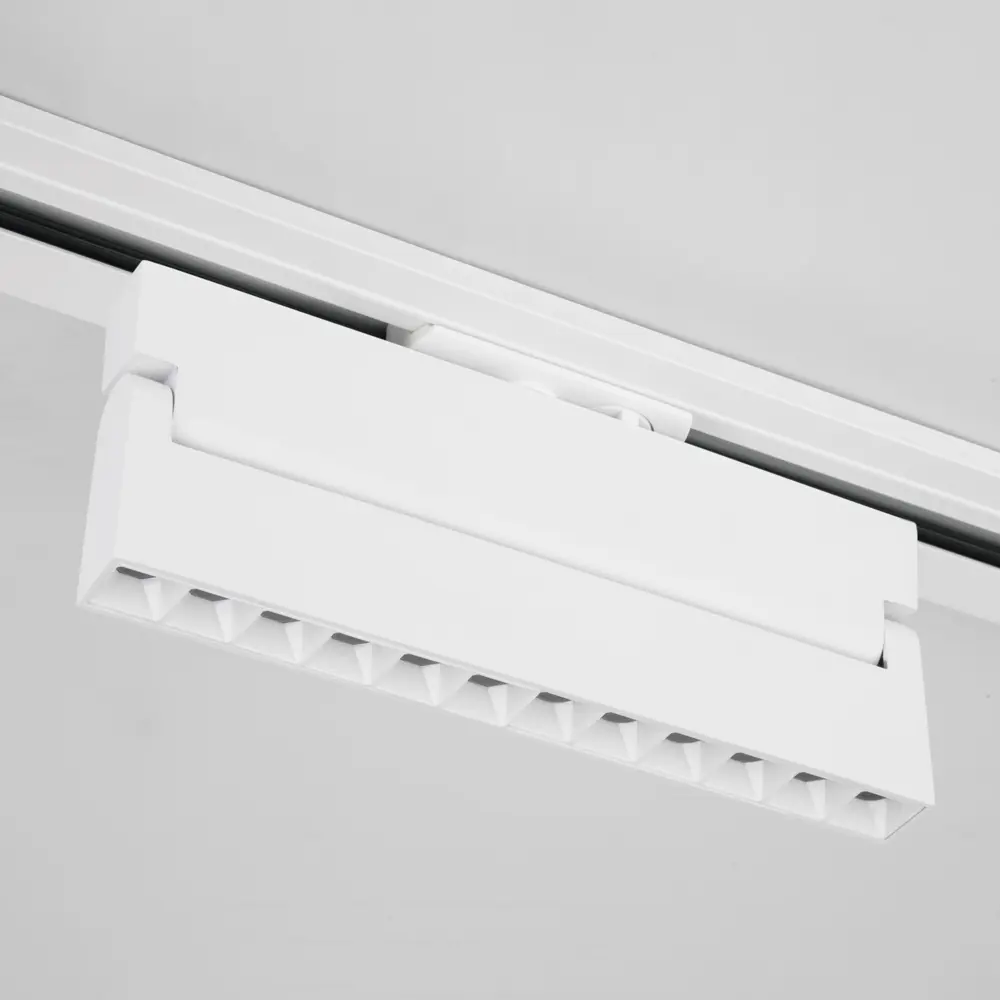 Фото 2 Трековый светильник линейный светодиодный Elektrostandard A057443 20 Вт однофазный 7 м² цвет белый Фото 2 Трековый светильник линейный светодиодный Elektrostandard A057443 20 Вт однофазный 7 м² цвет белый