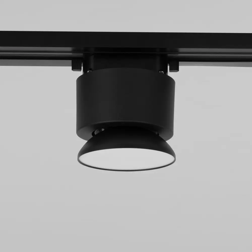Фото 2 Трековый светильник спот Elektrostandard 85515/01 Smooth светодиодный 10 Вт однофазный 1 м² цвет черный Фото 2 Трековый светильник спот Elektrostandard 85515/01 Smooth светодиодный 10 Вт однофазный 1 м² цвет черный
