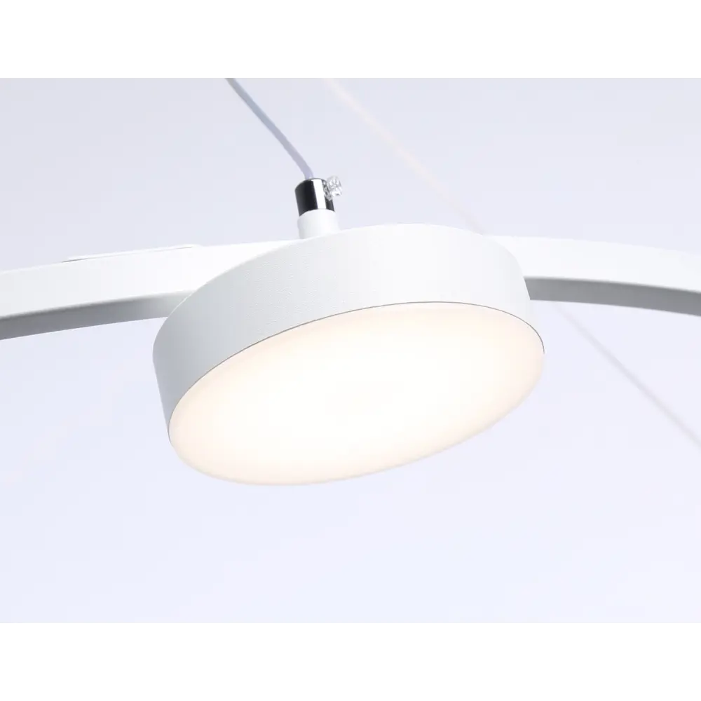 Фото 7 Светильник подвесной светодиодный Ambrella Light Comfort с пультом управления 26 м² нейтральный белый свет цвет белый Фото 7 Светильник подвесной светодиодный Ambrella Light Comfort с пультом управления 26 м² нейтральный белый свет цвет белый