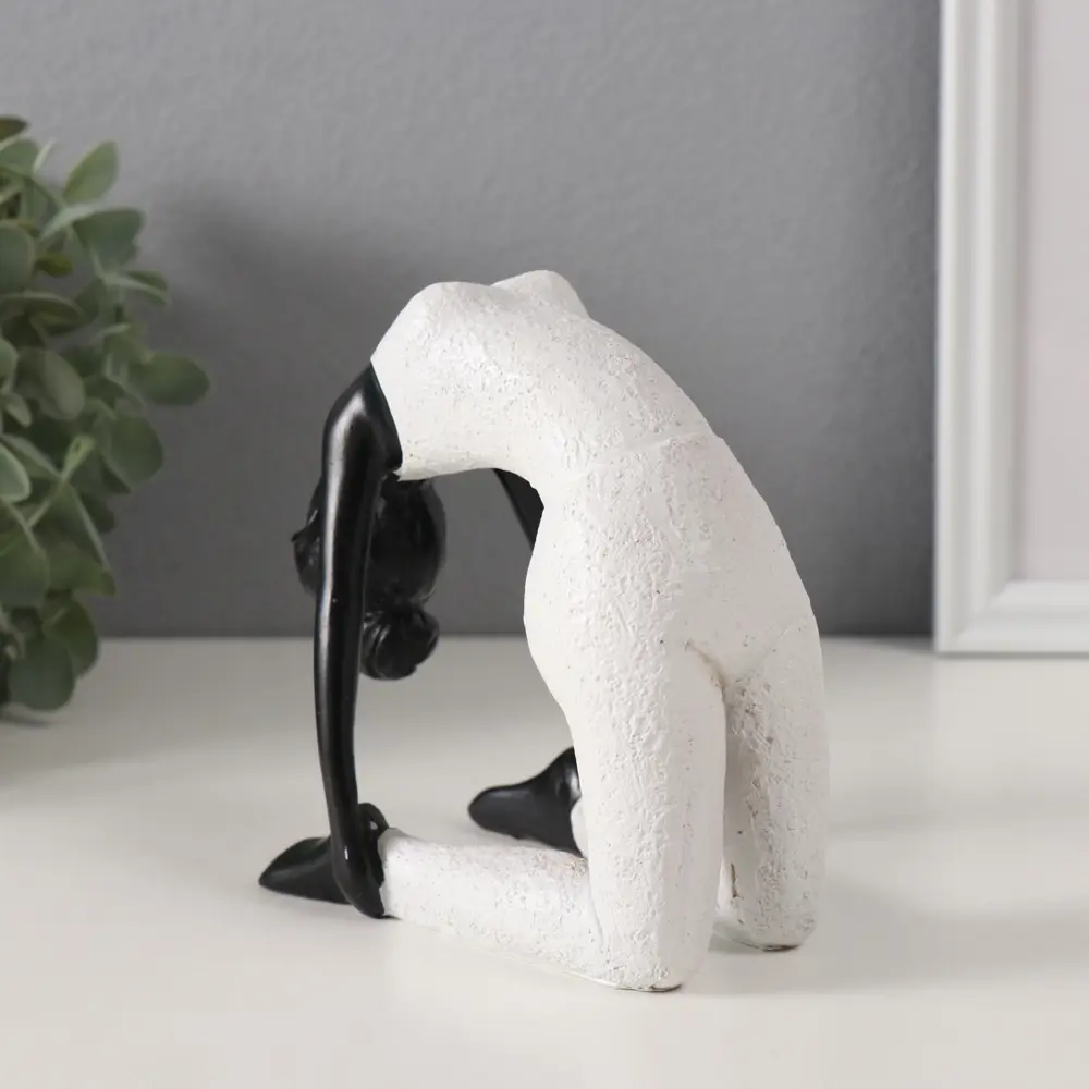 Фото 2 Сувенир полистоун Девушка в позе боевого лука белый с чёрным 13х8х135 см 10323439 Фото 2 Сувенир полистоун Девушка в позе боевого лука белый с чёрным 13х8х135 см 10323439