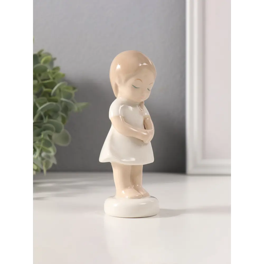 Фото Сувенир керамика Малышка скромница в белом платьице 4х5х12 см 10495293