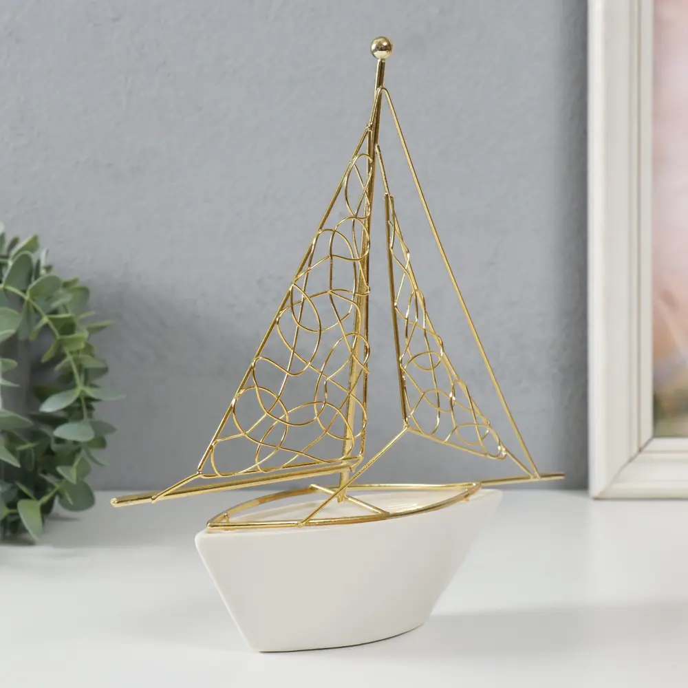 Фото 2 Сувенир керамика металл Корабль с парусами белый с золотом 228х59х24 см 9691089