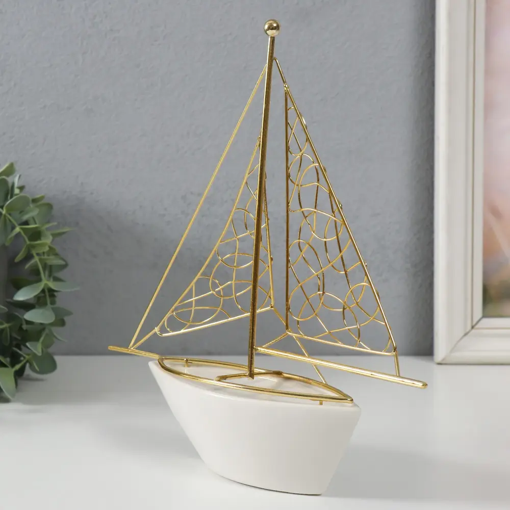 Фото 3 Сувенир керамика металл Корабль с парусами белый с золотом 228х59х24 см 9691089