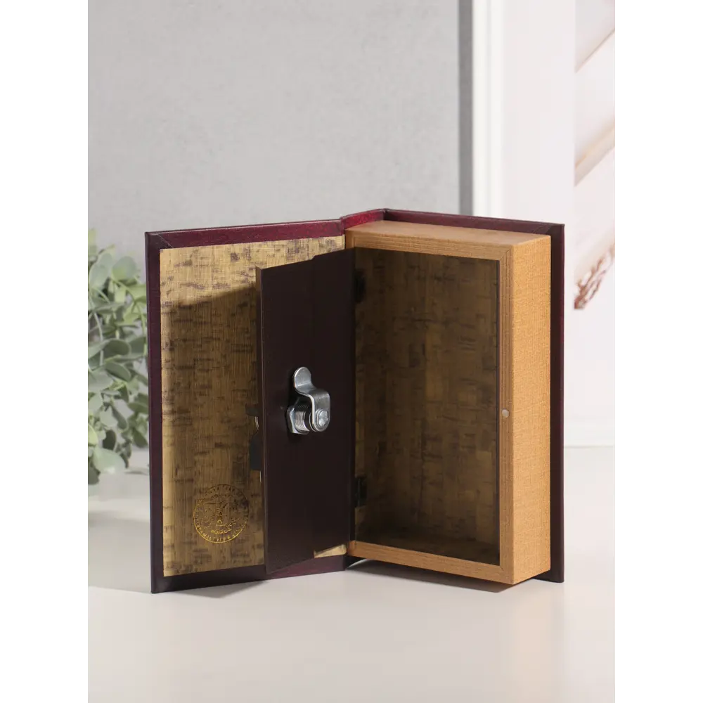 Фото Сейф-книга дерево кожзам Сокровища Русской кухни тиснение 21х13х5 см 10553424 Фото Сейф-книга дерево кожзам Сокровища Русской кухни тиснение 21х13х5 см 10553424