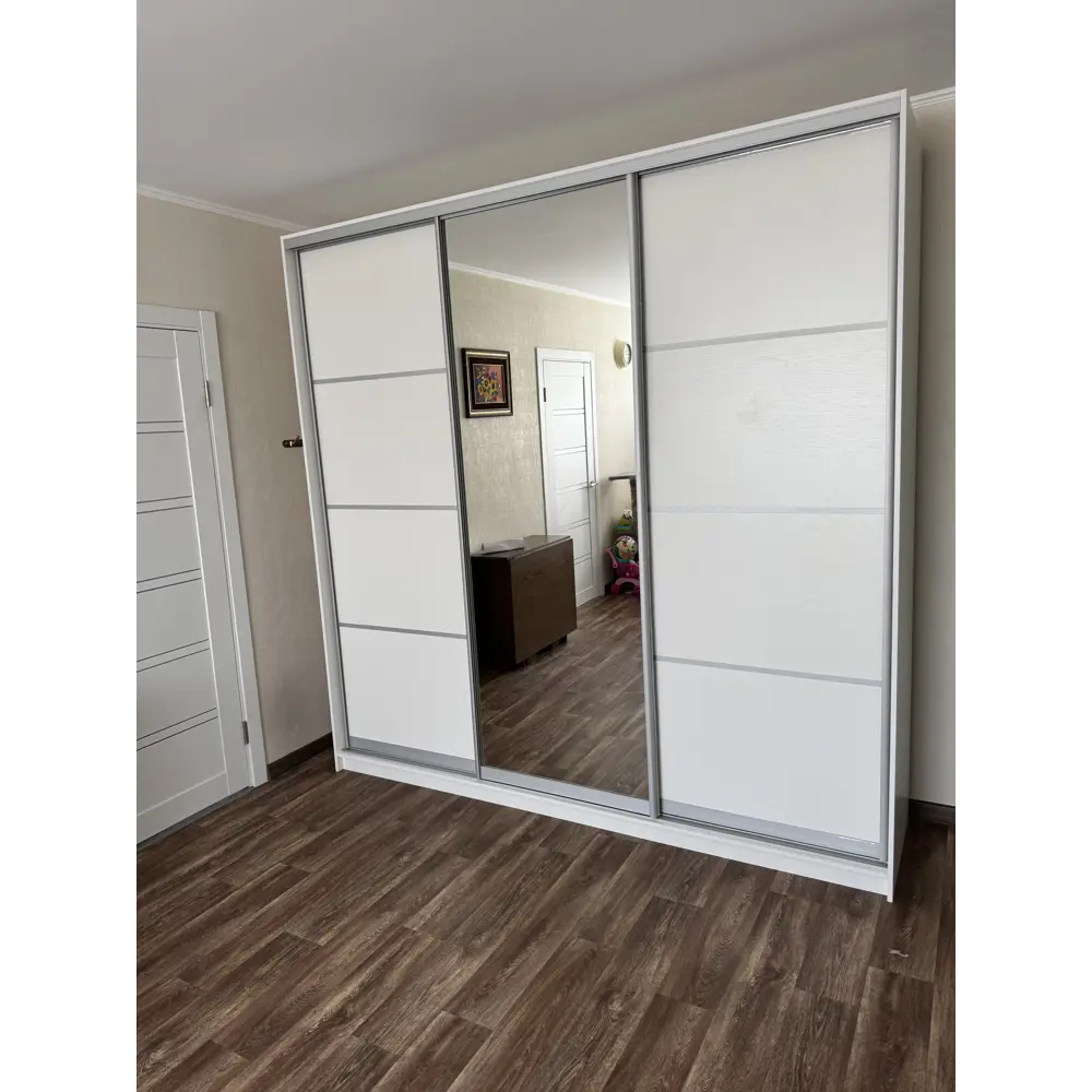 Фото 12 Шкаф-купе Клевер Атина с зеркалом 240x220x65 см 9 полок ЛДСП цвет белый Фото 12 Шкаф-купе Клевер Атина с зеркалом 240x220x65 см 9 полок ЛДСП цвет белый