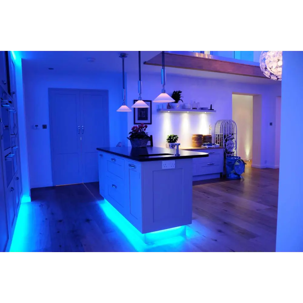 Фото 9 Светодиодная лента Eleganz Lux 5050 60 LED (14.4W/M) 12V СИНЯЯ IP20, 5м Фото 9 Светодиодная лента Eleganz Lux 5050 60 LED (14.4W/M) 12V СИНЯЯ IP20, 5м
