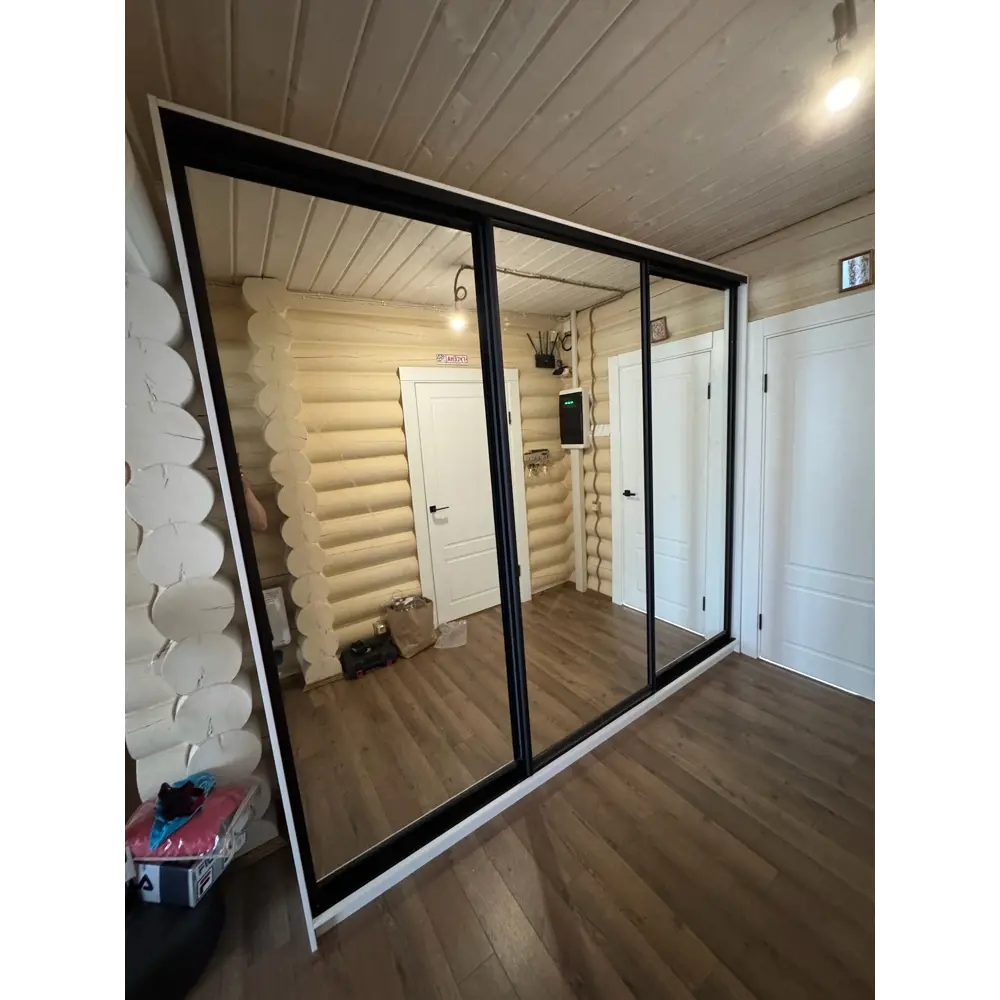 Фото 6 Шкаф-купе Клевер Атина с 3 дверями 240x230х45 см 9 полок ЛДСП цвет белый/лофт зеркальный Фото 6 Шкаф-купе Клевер Атина с 3 дверями 240x230х45 см 9 полок ЛДСП цвет белый/лофт зеркальный