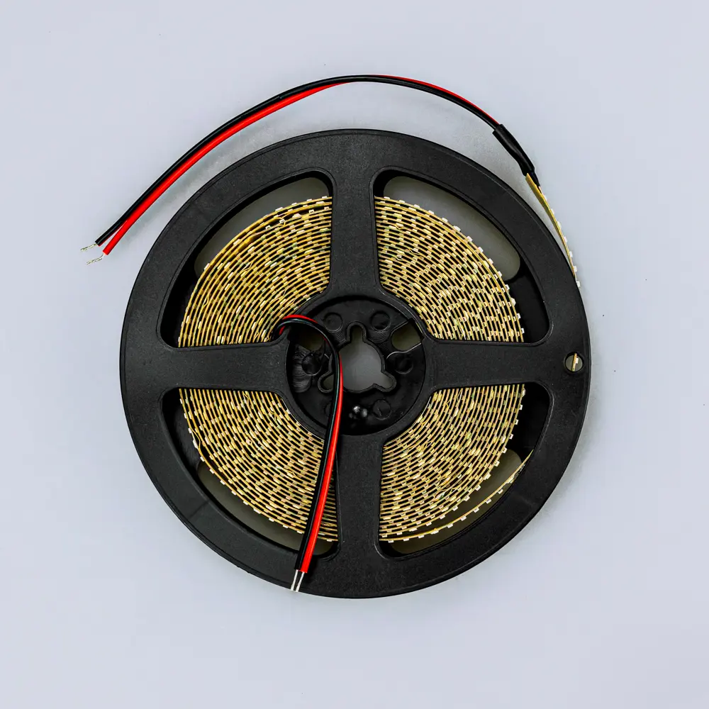 Фото 7 LUX Светодиодная лента 3014 240 LED (24W/M) 12V холодная 6000К IP20, 5м Фото 7 LUX Светодиодная лента 3014 240 LED (24W/M) 12V холодная 6000К IP20, 5м
