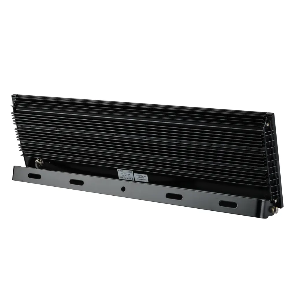 Фото 2 Прожектор светодиодный PCCOOLER CP-PL03-0200-4000К Venus II 200 Вт IP66 цвет черный Фото 2 Прожектор светодиодный PCCOOLER CP-PL03-0200-4000К Venus II 200 Вт IP66 цвет черный
